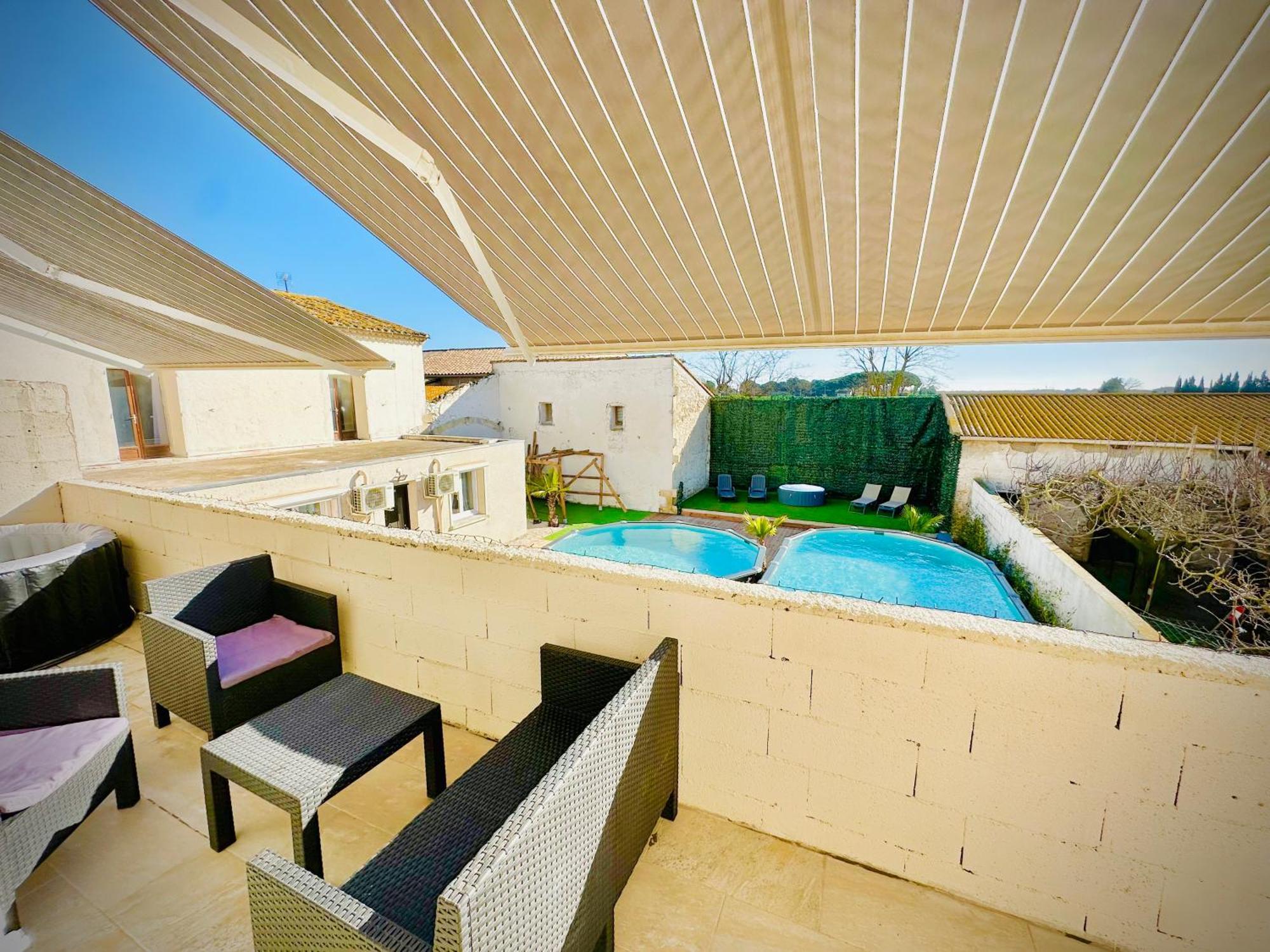 Les Appartements Du Mas - Emeraude エーグ・モルト エクステリア 写真