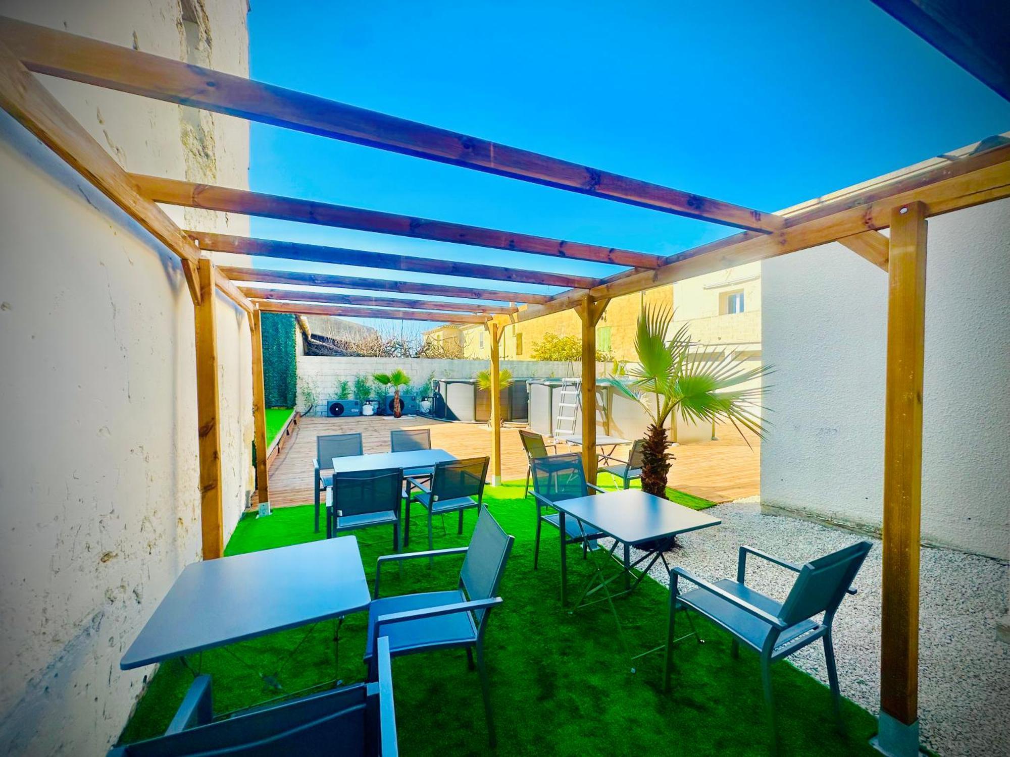 Les Appartements Du Mas - Emeraude エーグ・モルト エクステリア 写真