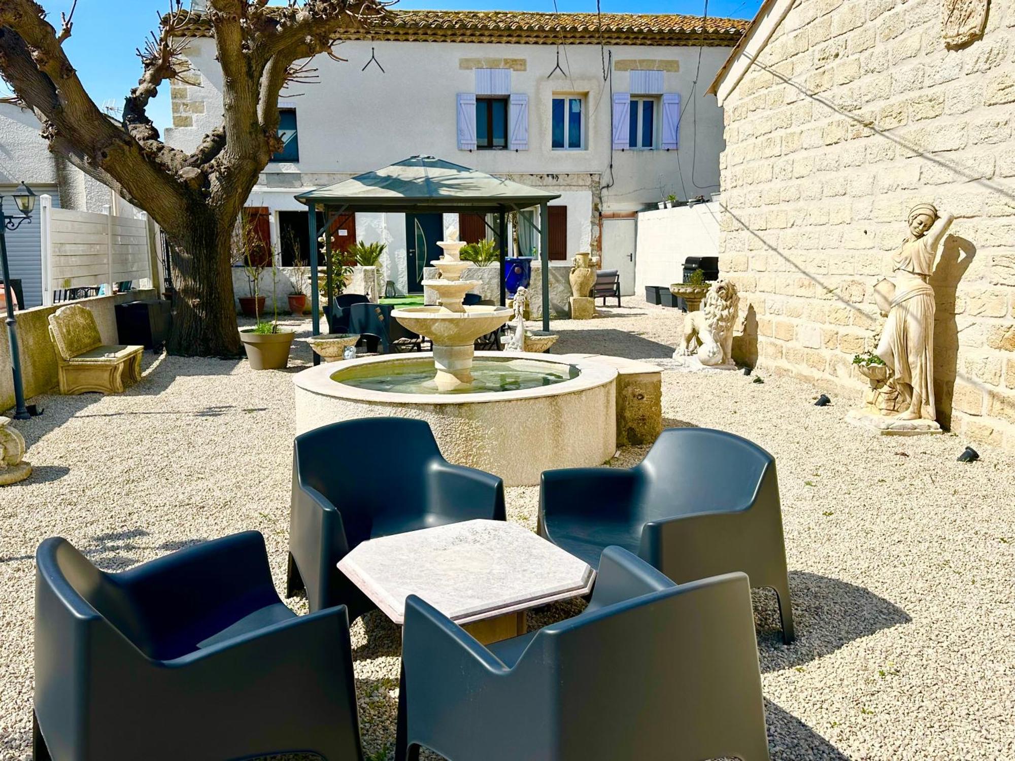 Les Appartements Du Mas - Emeraude エーグ・モルト エクステリア 写真