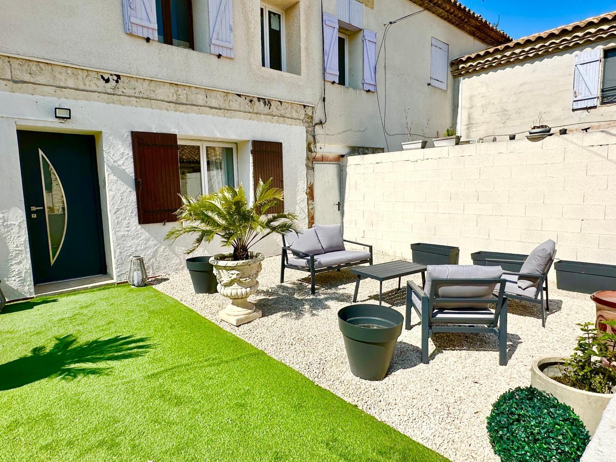 Les Appartements Du Mas - Emeraude エーグ・モルト エクステリア 写真