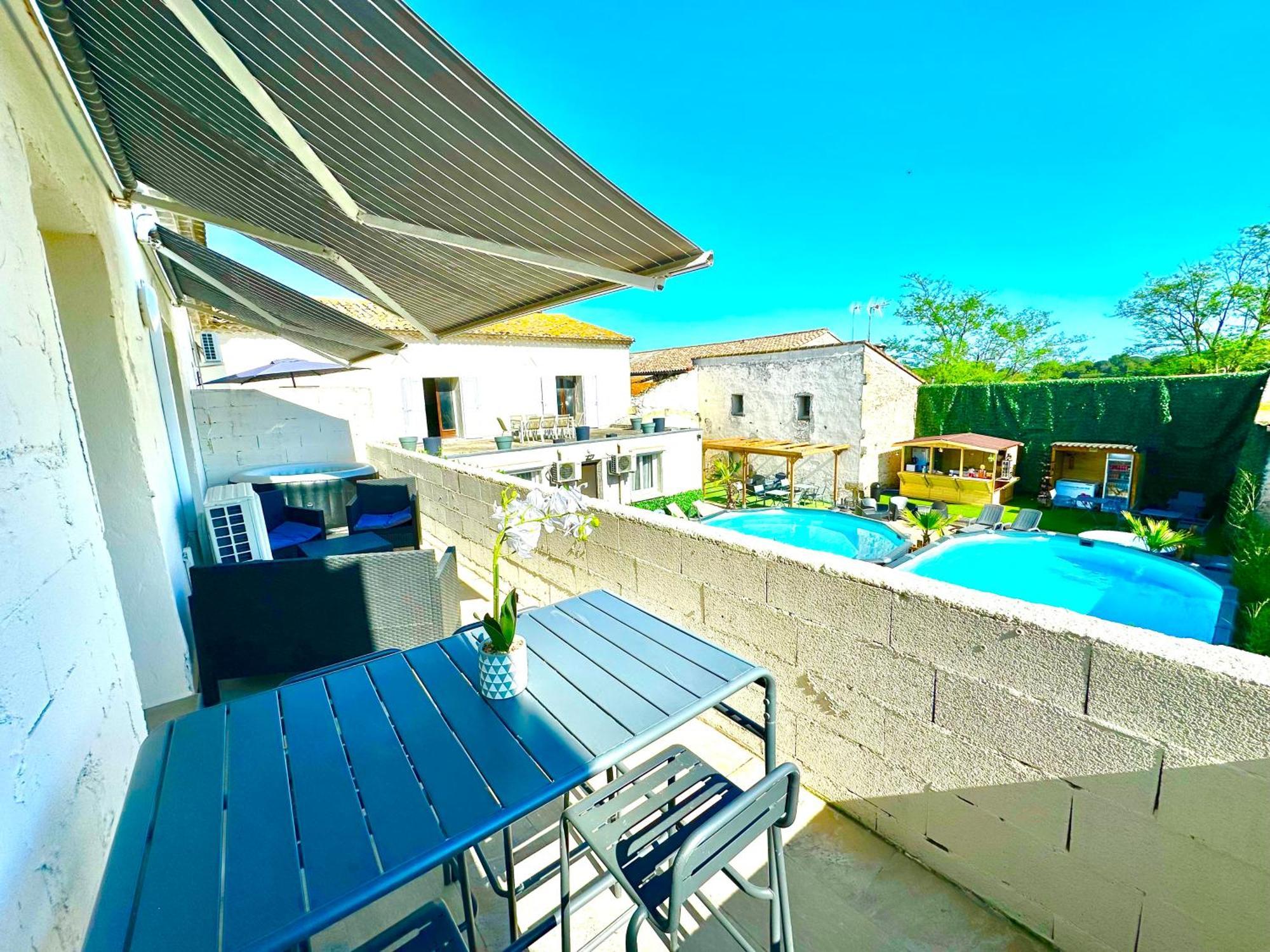 Les Appartements Du Mas - Emeraude エーグ・モルト エクステリア 写真
